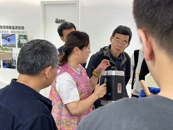 窦伯英董事长亲自担当“科技向导”