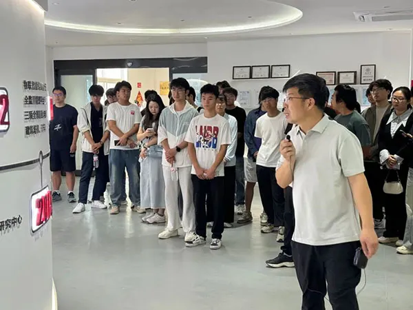 豫西10所高校学子走进泰斯特